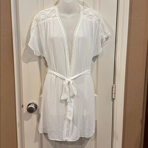 In Bloom Sheer White Robe. Sz Small